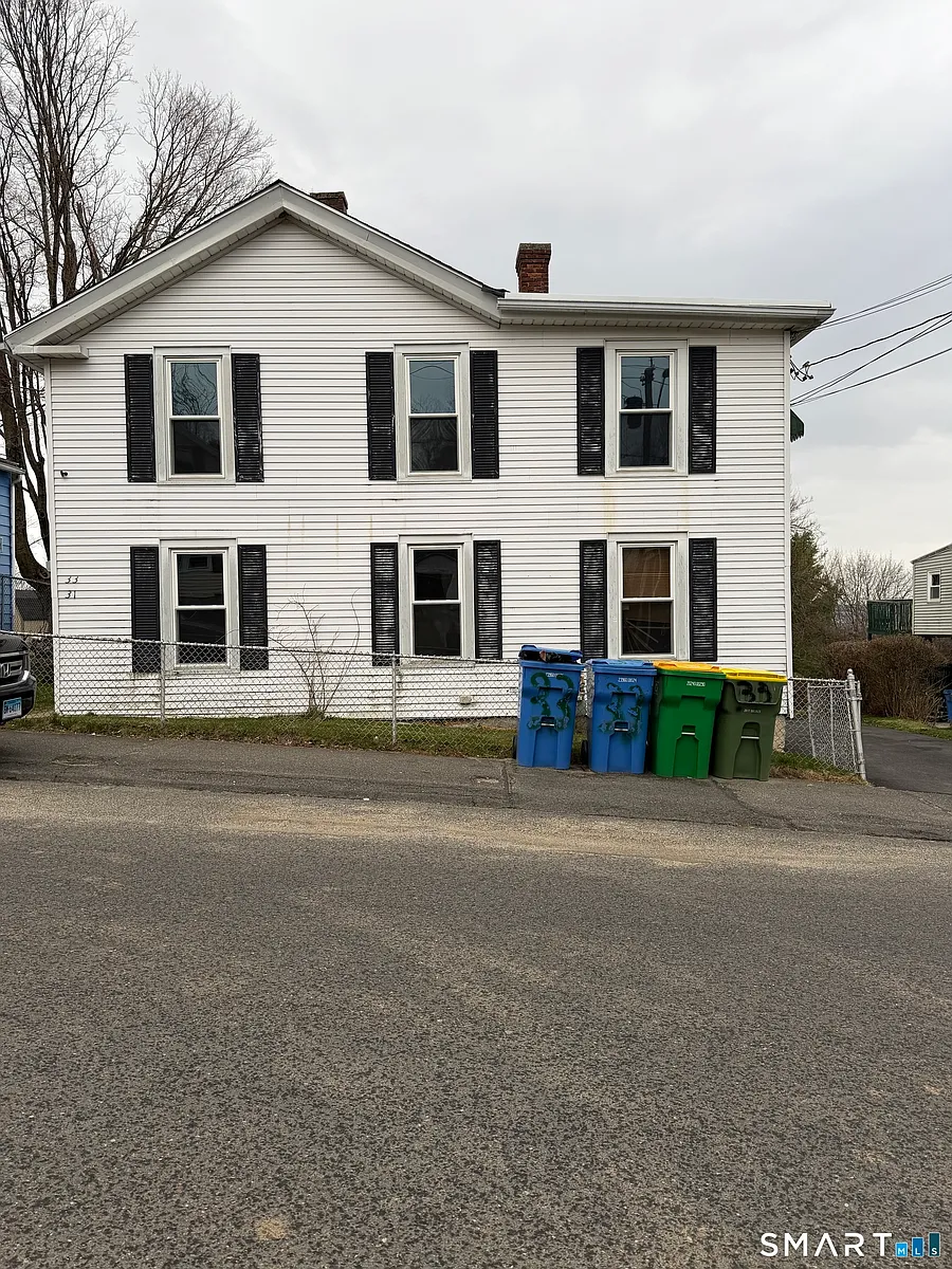 Building Photo - 33 Pilgrim Ave