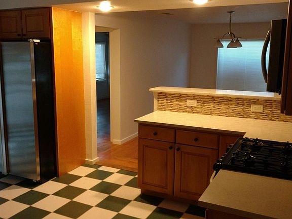 5th image of 2981 Laurel St
