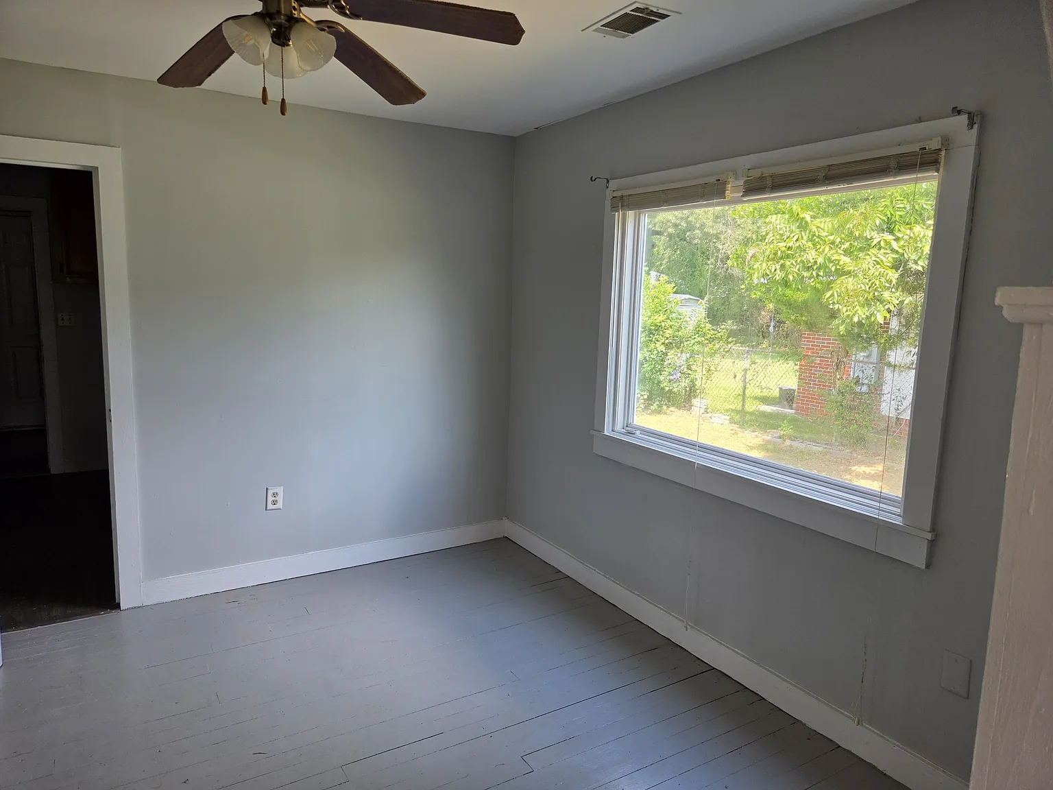 2037 Steiner Avenue - 1 — Photo 4