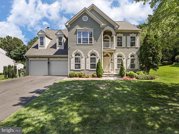 3rd image of 13927 Andorra Dr