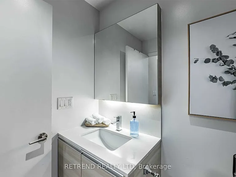 8 Gladstone Ave #413 — Photo 7