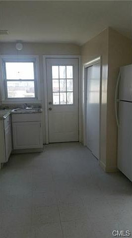 2nd image of 90 Opal St