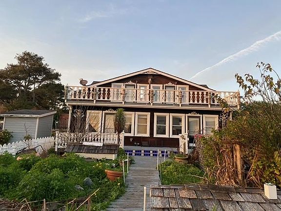 3rd image of 45217 Albion St