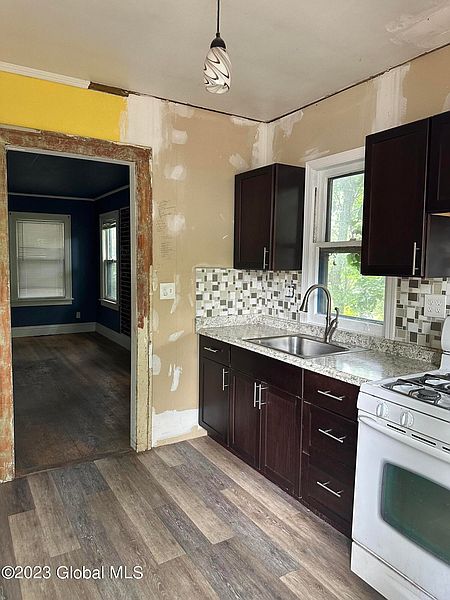 5th image of 239. Pinehurst Avenue