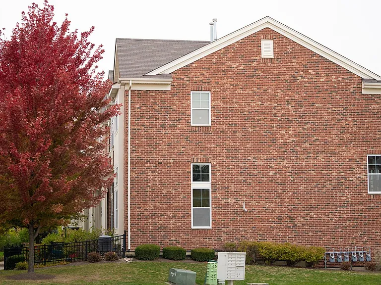 506 Grosvenor Ln — Photo 7