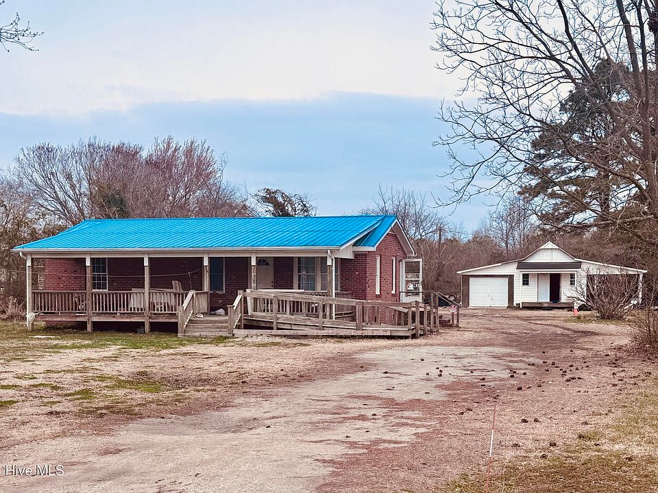 1st image of 1402 Nine Foot Road