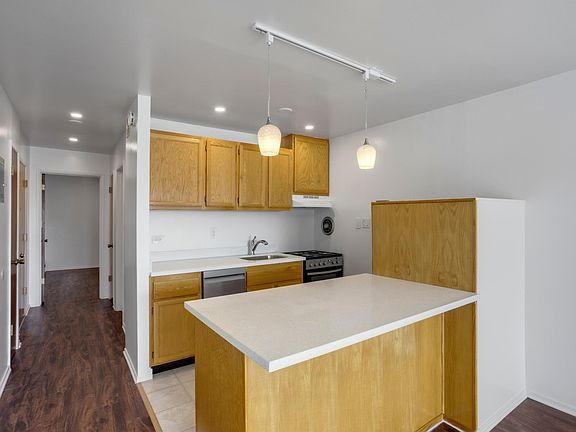 5th image of 10 Lupine Ave APT 20