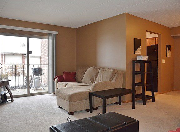 3rd image of 7020 Heritage Cir APT 1C