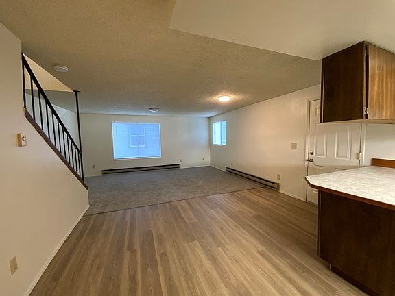 3rd image of 5917 Glenwood Ave APT B