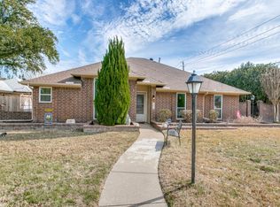 100 Meadowglen Cir, Coppell, TX 75019