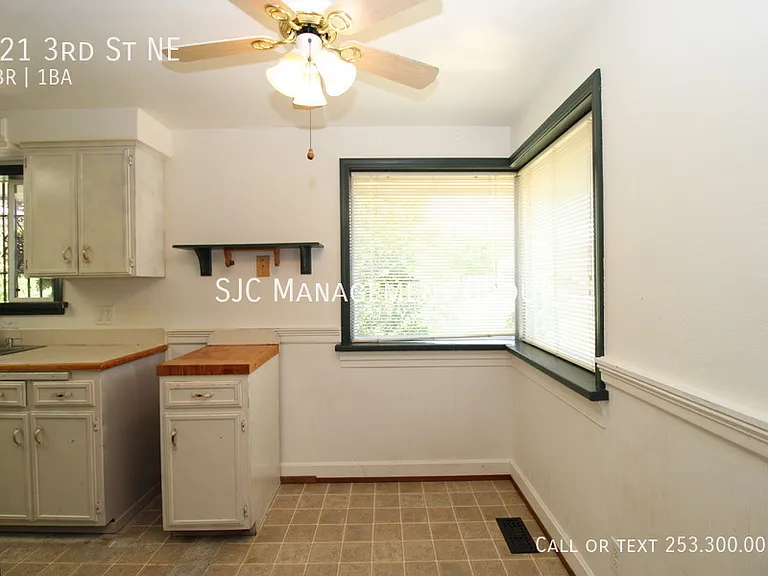 421 3rd St NE — Photo 9