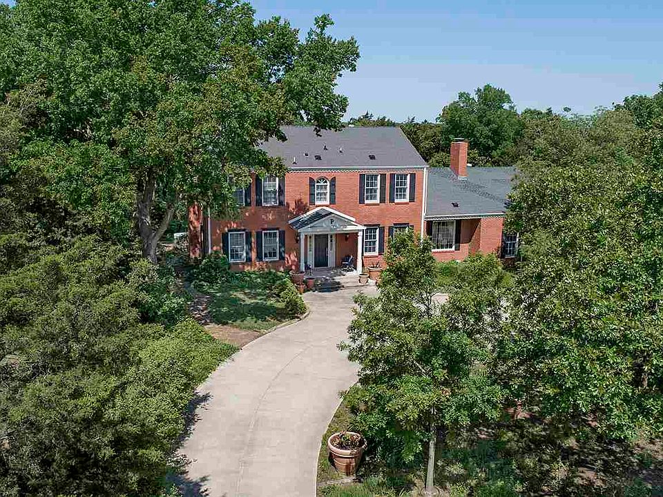 1st image of 2620 S Black Oak Dr