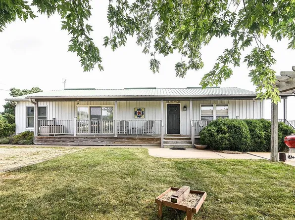 3138 W Mitchell Rd, Hanover, IL 61041