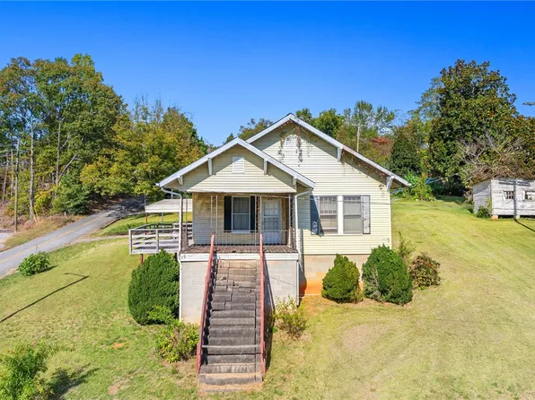 208 Branch St, Walhalla, SC 29691