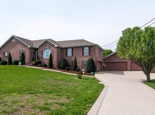1210 Corlew Dr, Burns, TN 37029