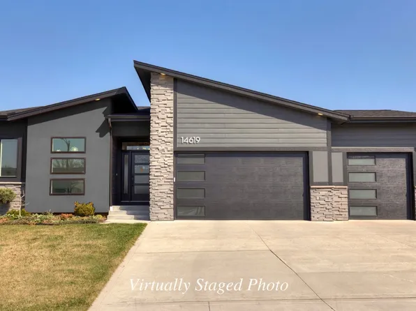 14619 Sutton Dr, Urbandale, IA 50323