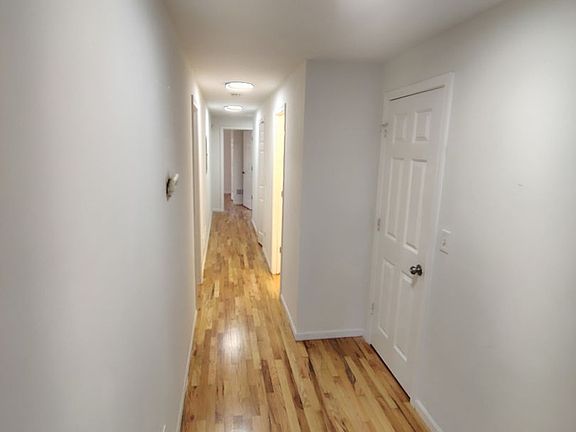 5th image of 957 W 51st St
