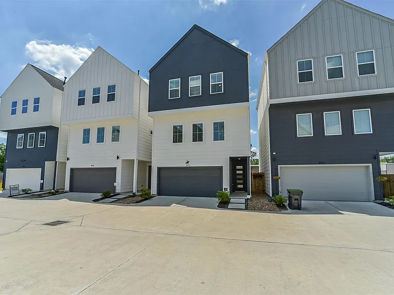 8321 Springwood Canyon Ln — Photo 2