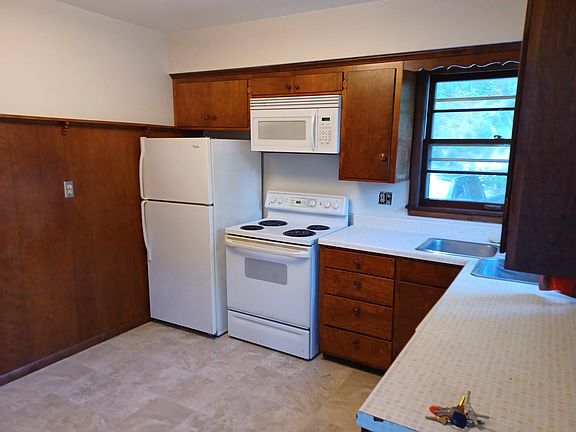 4th image of 305 Poplar St E