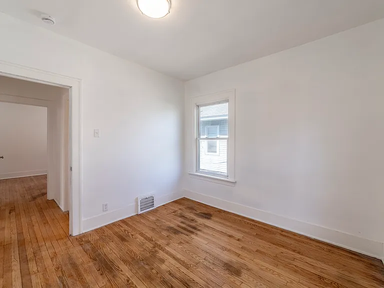 553 Highland St — Photo 26
