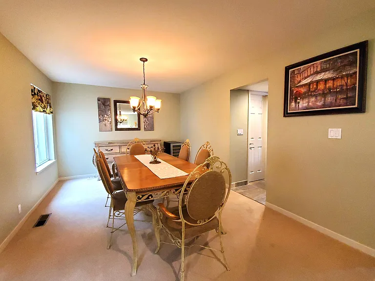 956 Redwood Dr — Photo 11