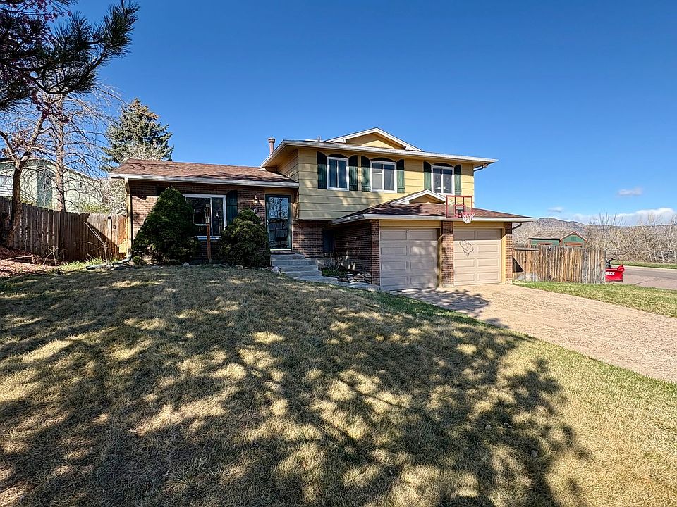 1st image of 11811 W Dumbarton Dr