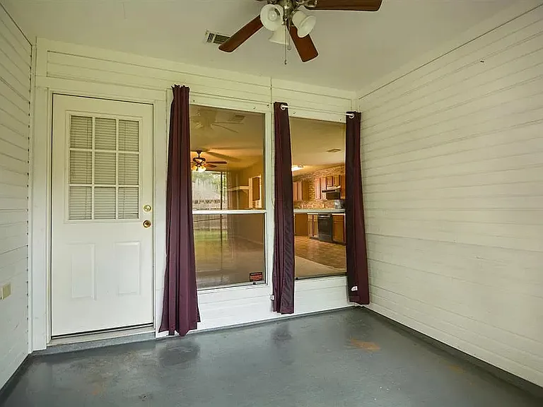 8311 Berkely Ct — Photo 3