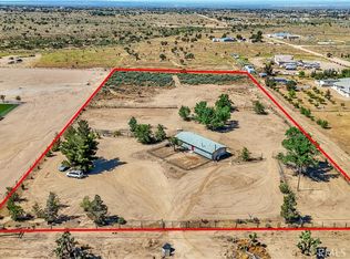 9444 Muscatel St, Phelan, CA 92371