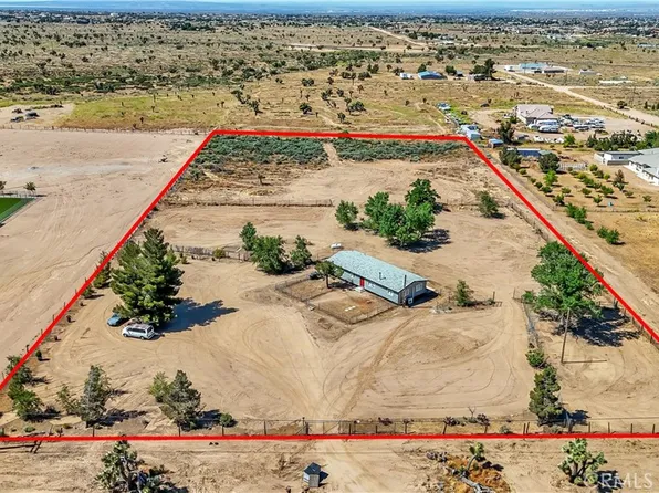 9444 Muscatel St, Phelan, CA 92371
