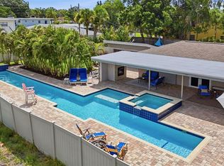 7039 Hibiscus Ave S, South Pasadena, FL 33707