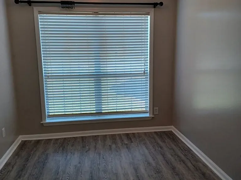 2860 Maple Cir — Photo 6