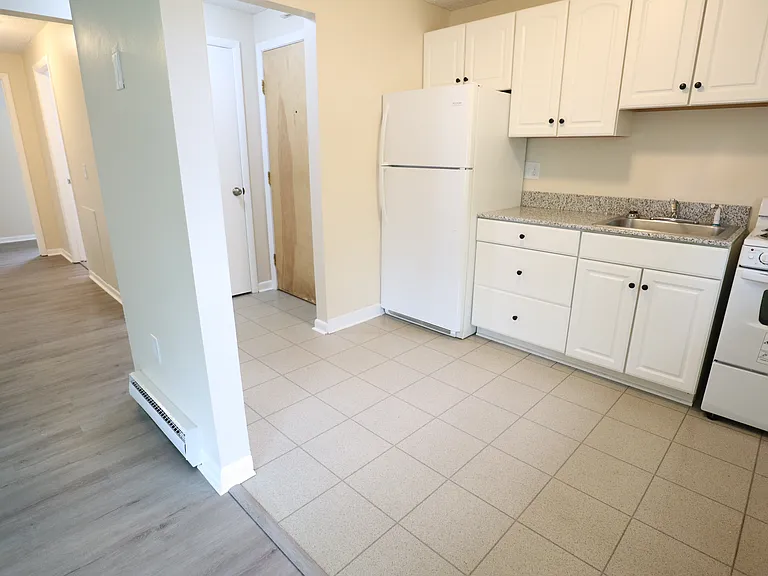 275 Owens Rd #8 — Photo 4