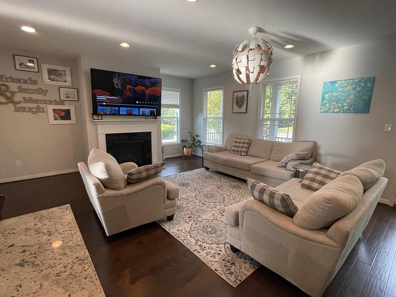 3 bed, 3.5 bath, 2802 sqft, $3,100 — Photo 3