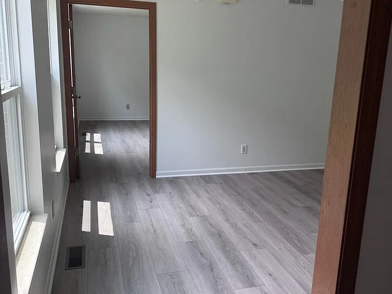 1914 E 725 N — Photo 18