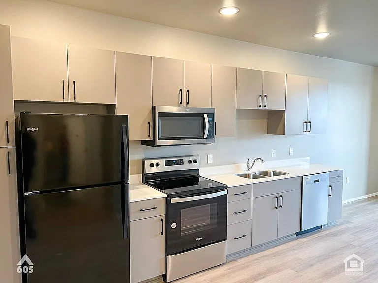 University Hills Village — Photo 230
