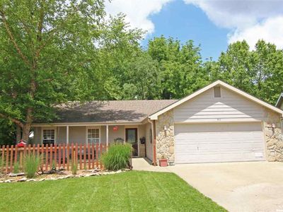 911 Gardens Ct, Lawrence, KS, 66044