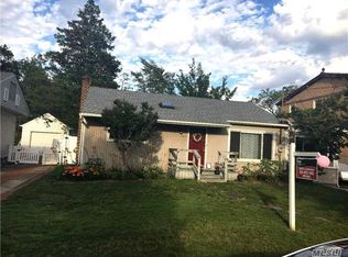 991 Dana Ave, Valley Stream, NY 11580