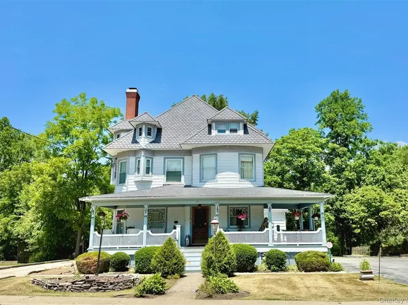 215 Maple Avenue, Pine Bush, NY 12566
