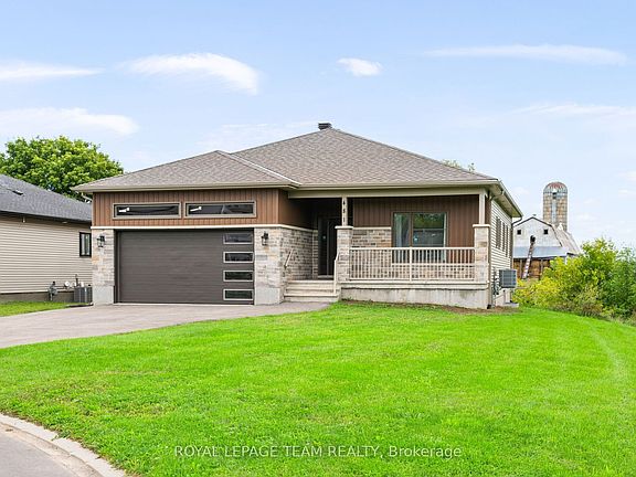 2nd image of 481 Lancaster Ln