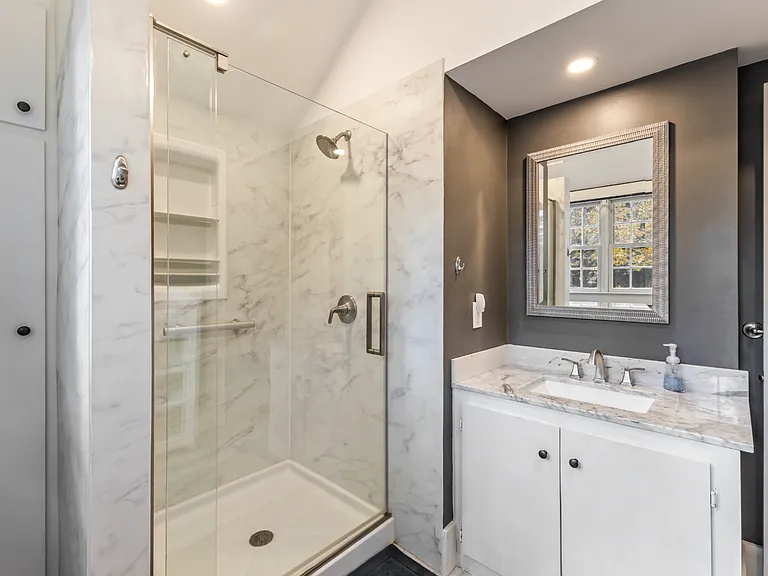 12 Elm St — Photo 12