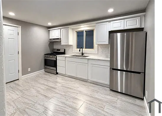 4 bed, 1500 sqft, $1,800 — Photo 1