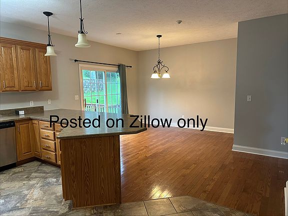 3rd image of 1006 W Canyon Dr