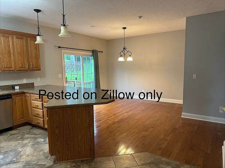 1006 W Canyon Dr — Photo 3