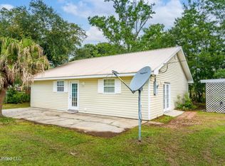 7127 Holly St, Bay Saint Louis, MS 39520