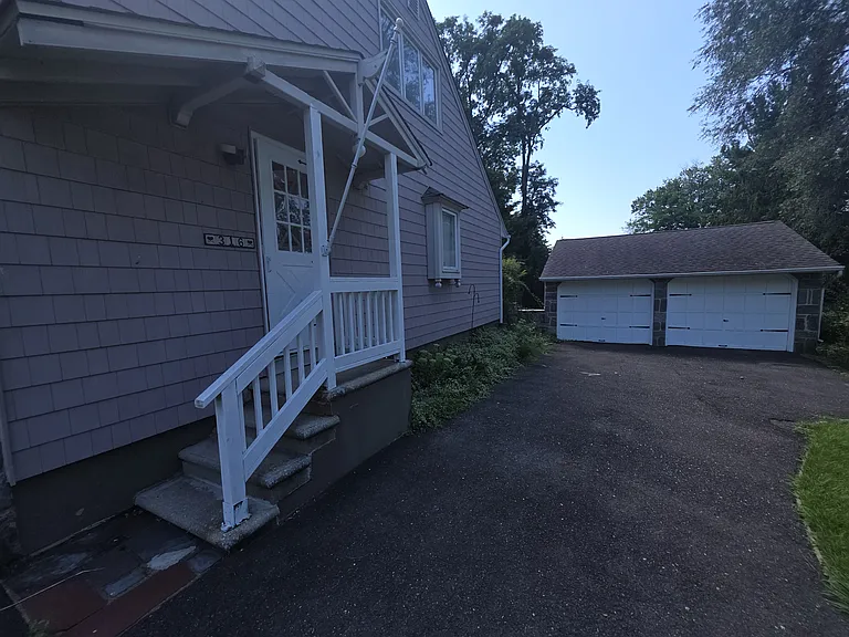 316 Hutchinson Ave — Photo 24