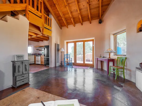 32 County Road 156, Abiquiu, NM 87510