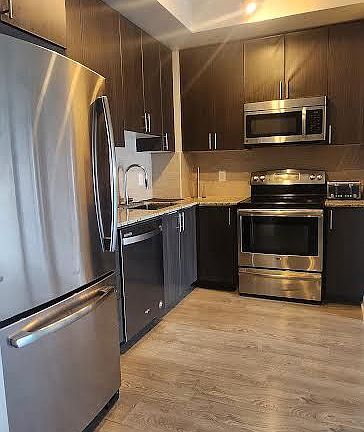 2nd image of 7171 Yonge St #1007