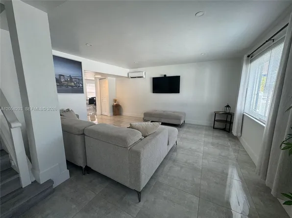 1904 SW 28th St, Fort Lauderdale, FL 33315