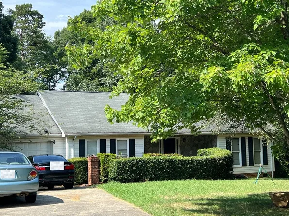 6600 Manderley Dr, Charlotte, NC 28214