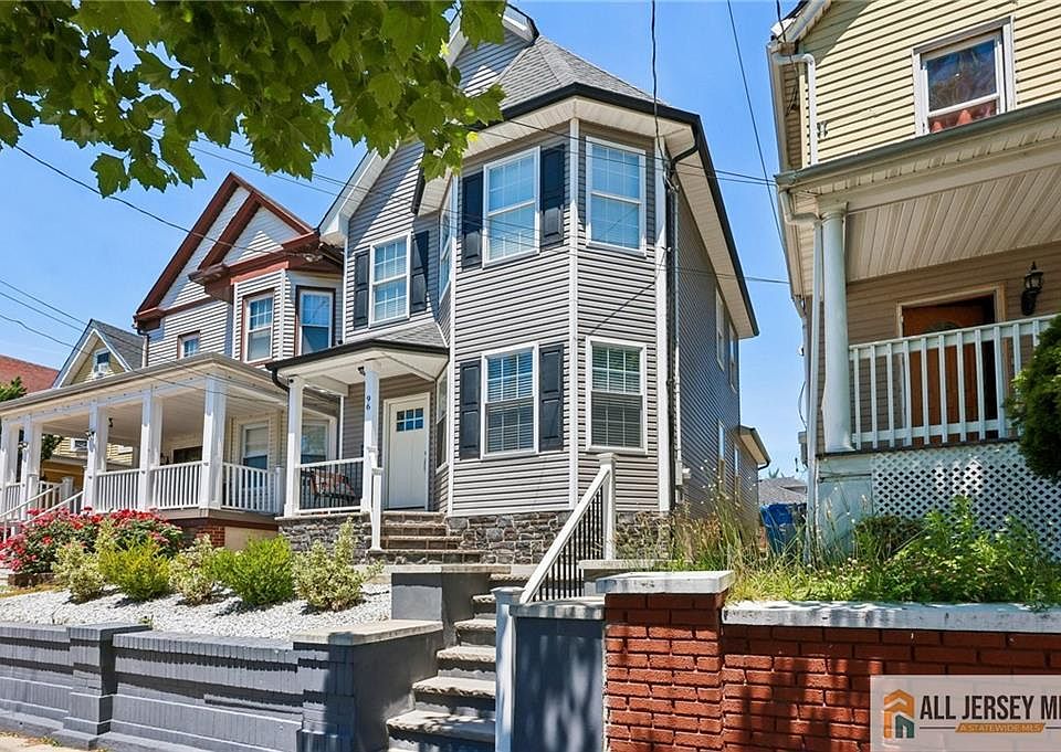 1st image of 96 Gordon St